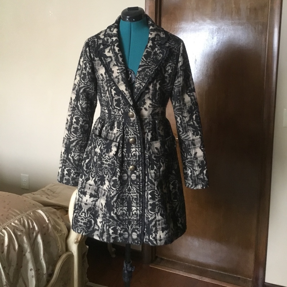 Nick & Mo long jacket . Size S